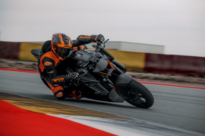 2026 KTM 1390 Super Duke RR Track Now Available To Order At AMS